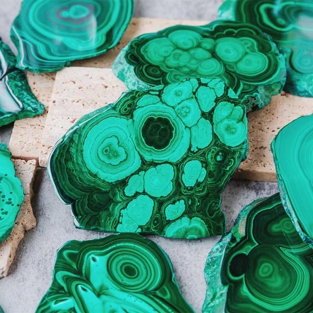 0.33-0.66 lb Natural Malachite Slabs - Premium Polished Crystal Slices for Home & Office Decor - Unique Raw-Edged Healing Stones 2-4 inch (0.33-0.44 lb)