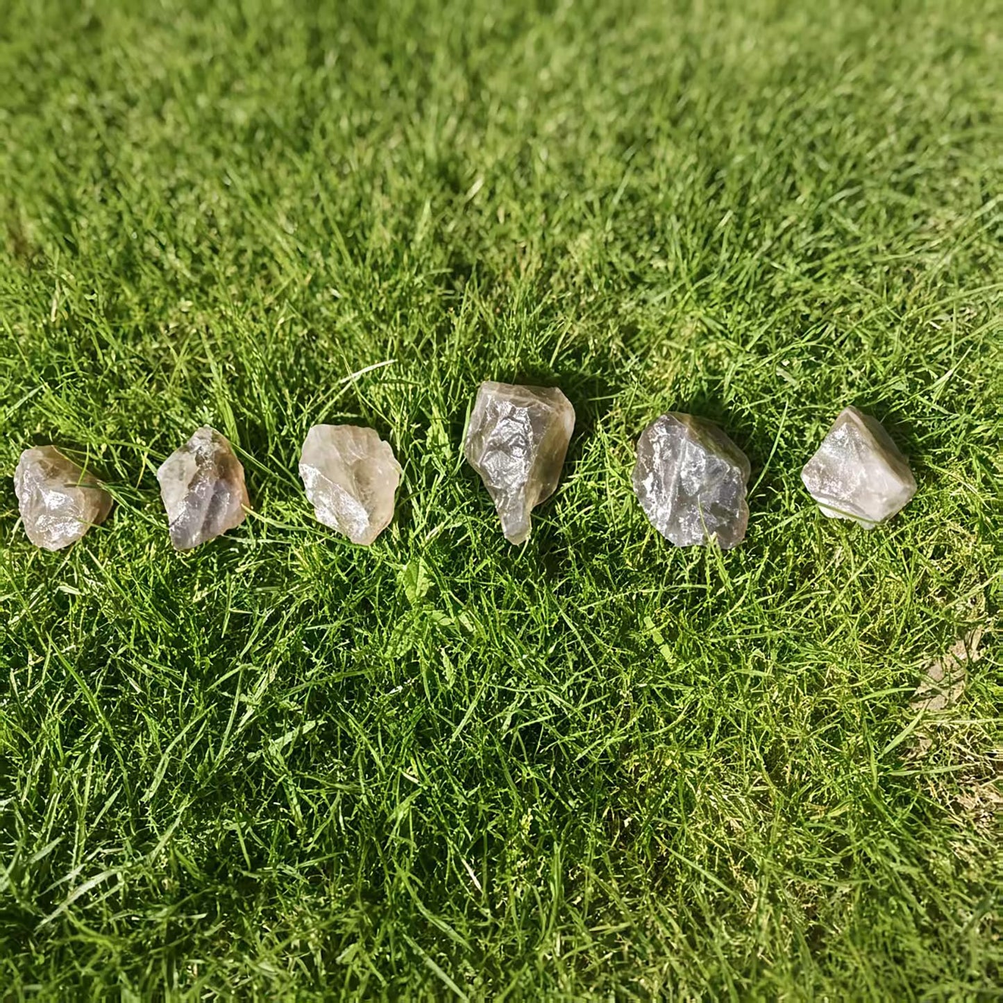 0.45lb Natural Smoky Quartz Raw Crystals 1.2-2″Rough Stones Healing Crystal for Reiki Healing, Chakra Balancing, Tumbling, Wire Wrapping, Home Decor