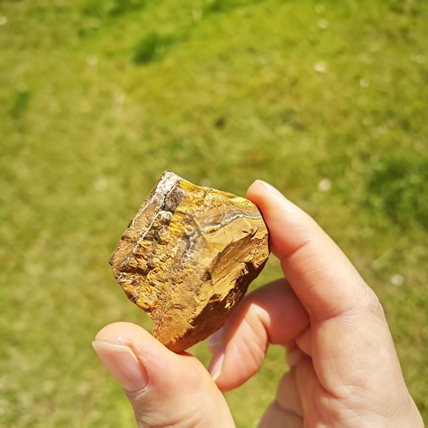 0.45lb Natural Raw Tiger Eye Crystals 1.2-2″Large Healing Stones for Reiki, Wire Wrapping, Jewelry Making, Wicca, Spiritual Healing