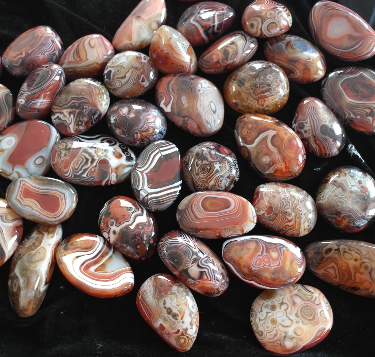0.5 Pound Healing Stones Banded Lace Agate Worry Crystal Irregular Reiki Palm Stone tumbing Pattern River Jasper Madagascar Collection Gifts Decor